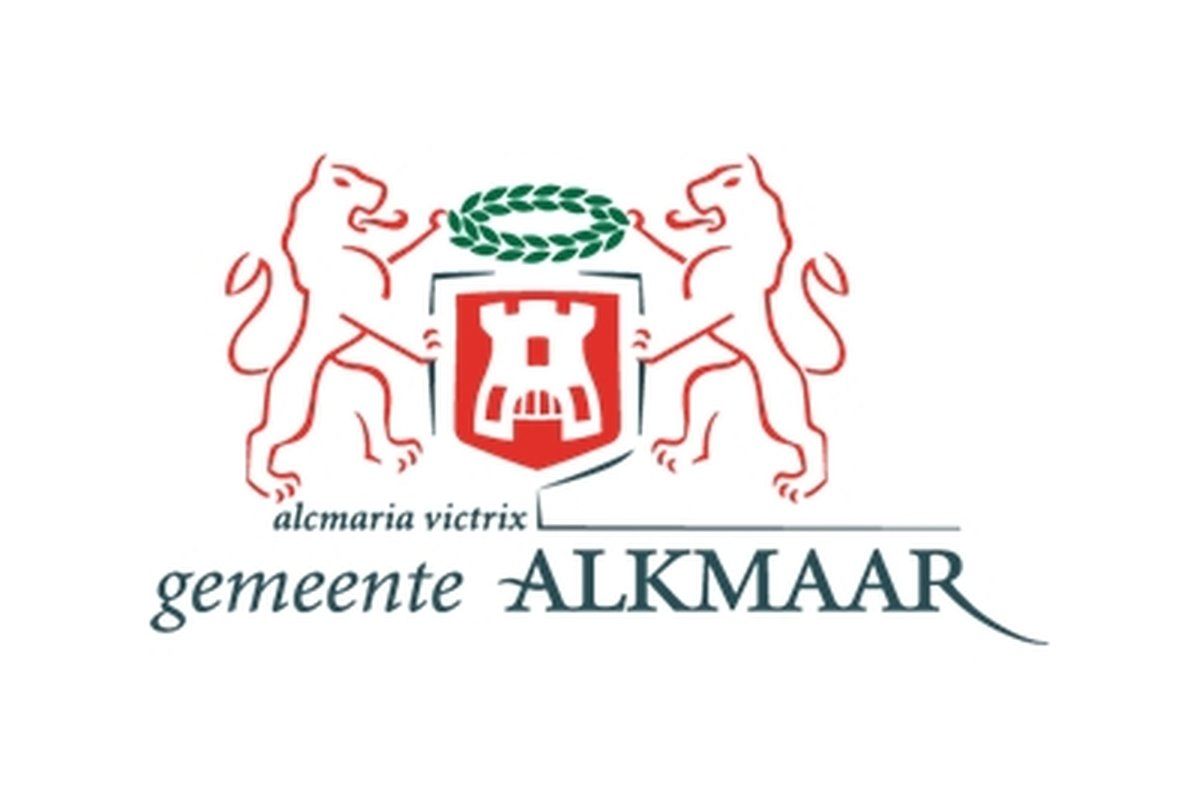 Een logo voor alkmaar met twee leeuwen en een schild