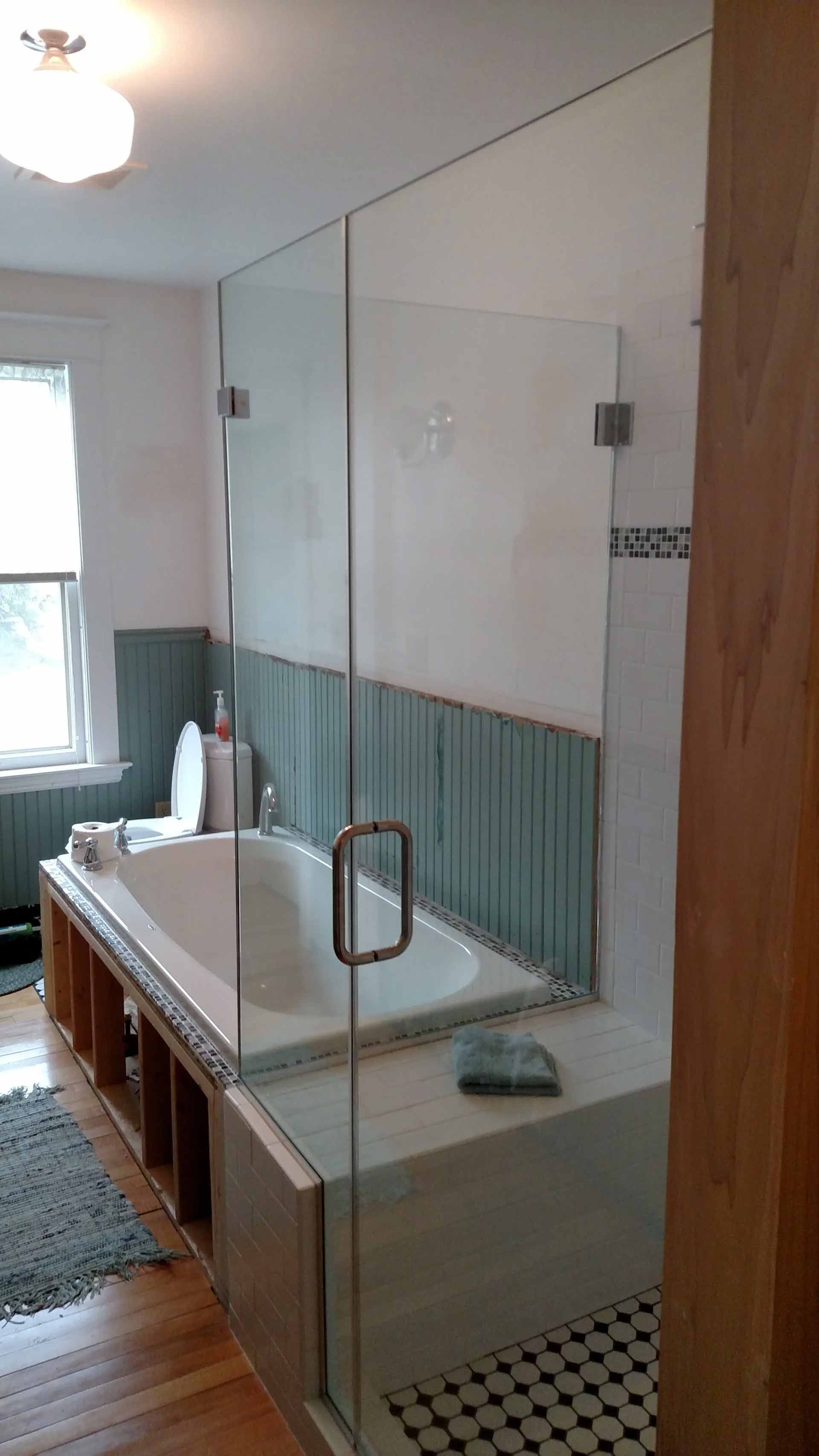 Bathroom With Single Tub — Wisconsin — White City Glass