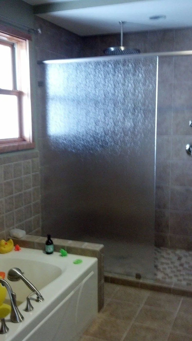 Patterned Shower Room — Wisconsin — White City Glass