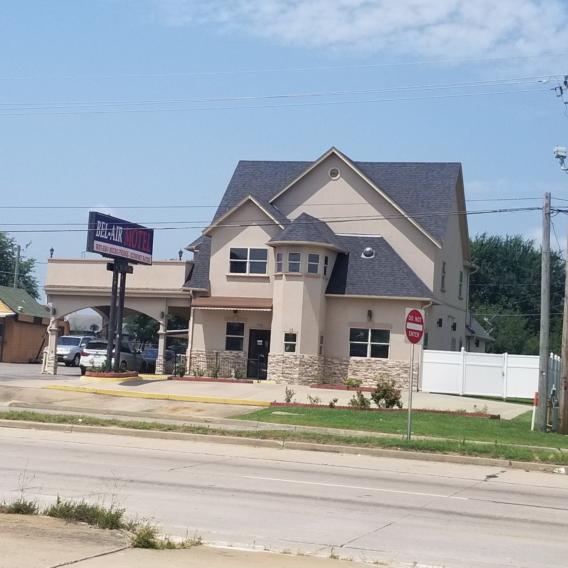 Roofing installed on commercial building
