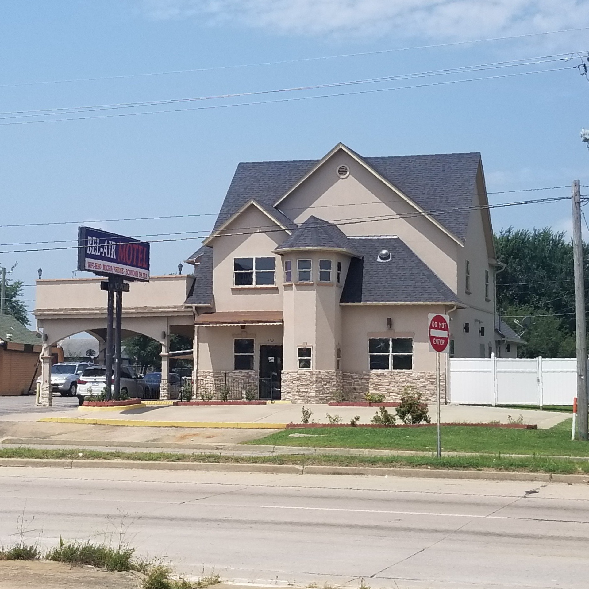 Roofing installed on commercial building