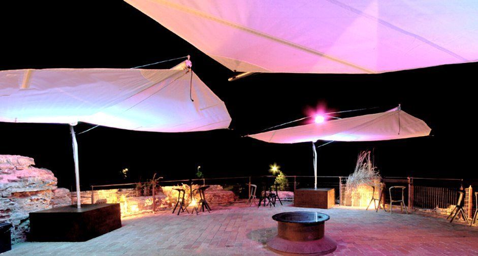 ombrelloni per locale notturno