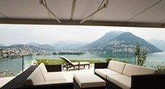 tenda da sole in una casa privata