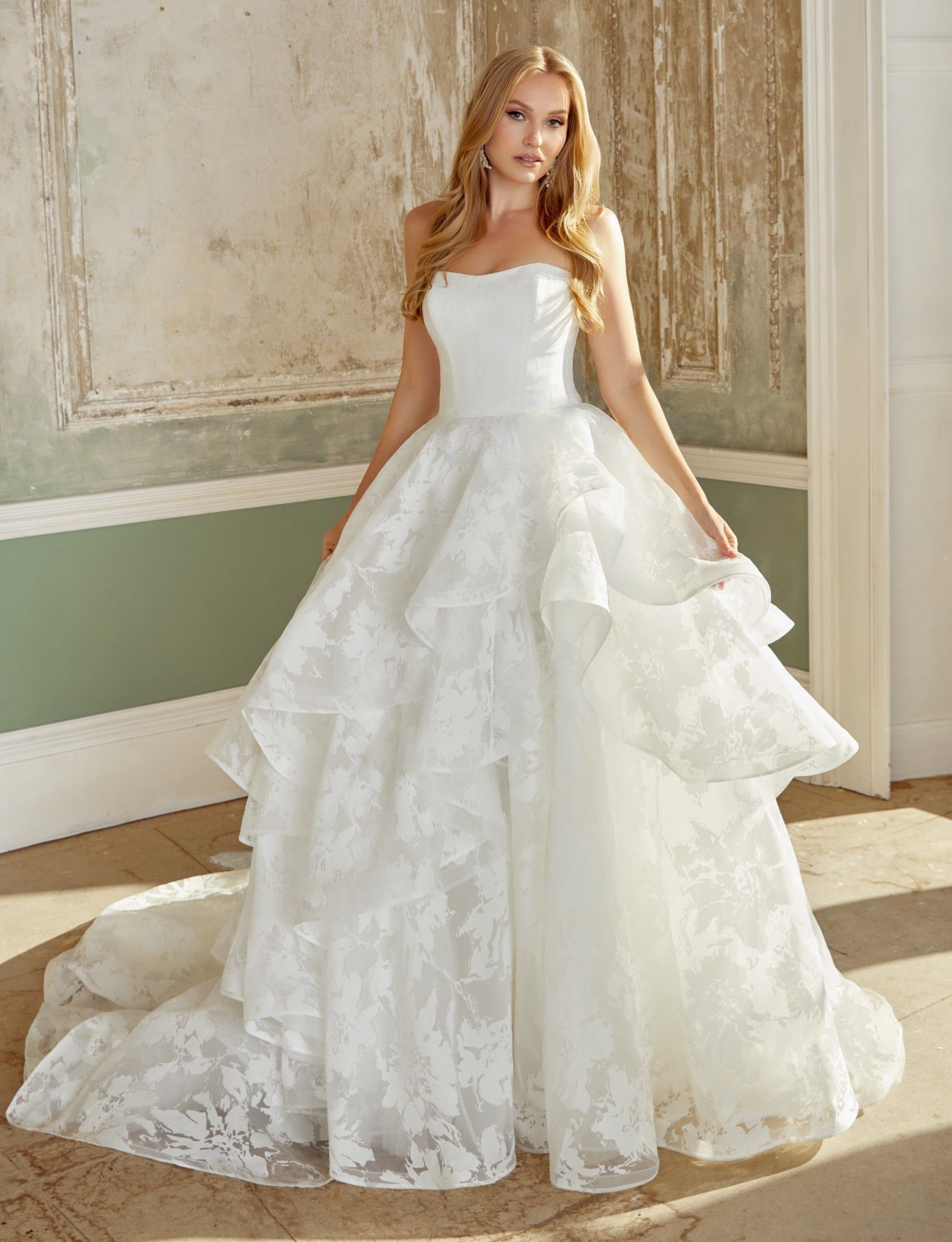 Plus Size Bridal Consultants