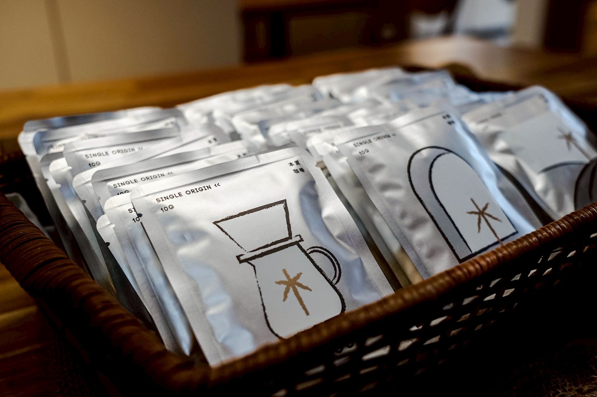 【本質咖啡|聖誕揪團大組合】102包濾掛咖啡+禮盒3+試飲3(超值團購組)