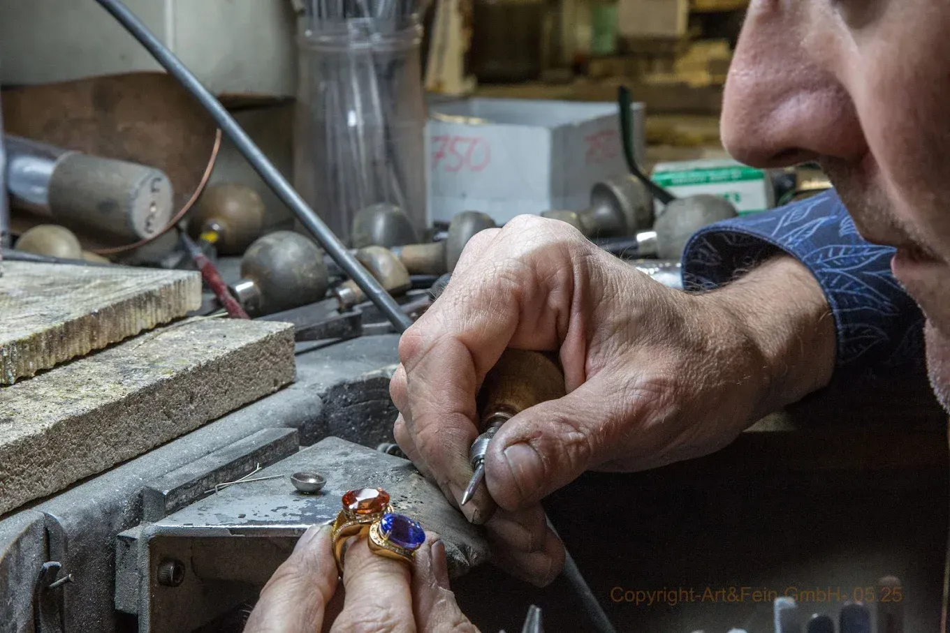 Juwelier Art und Fein, Baden-Baden – Schmuckstück in der fachmännischen Reparatur
