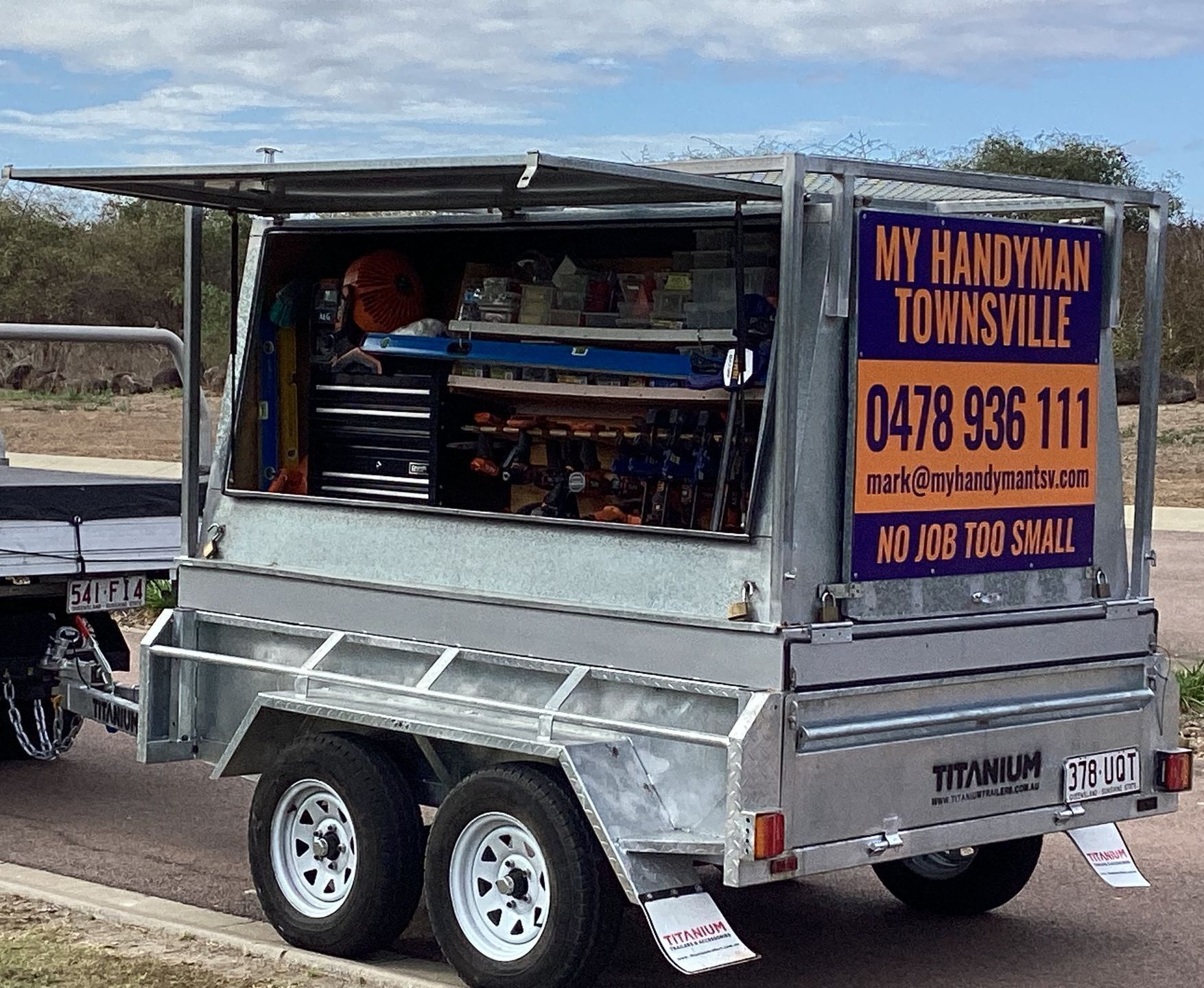 Contacting a Handyman — Handyman Services in Belgian Gardens, QLD