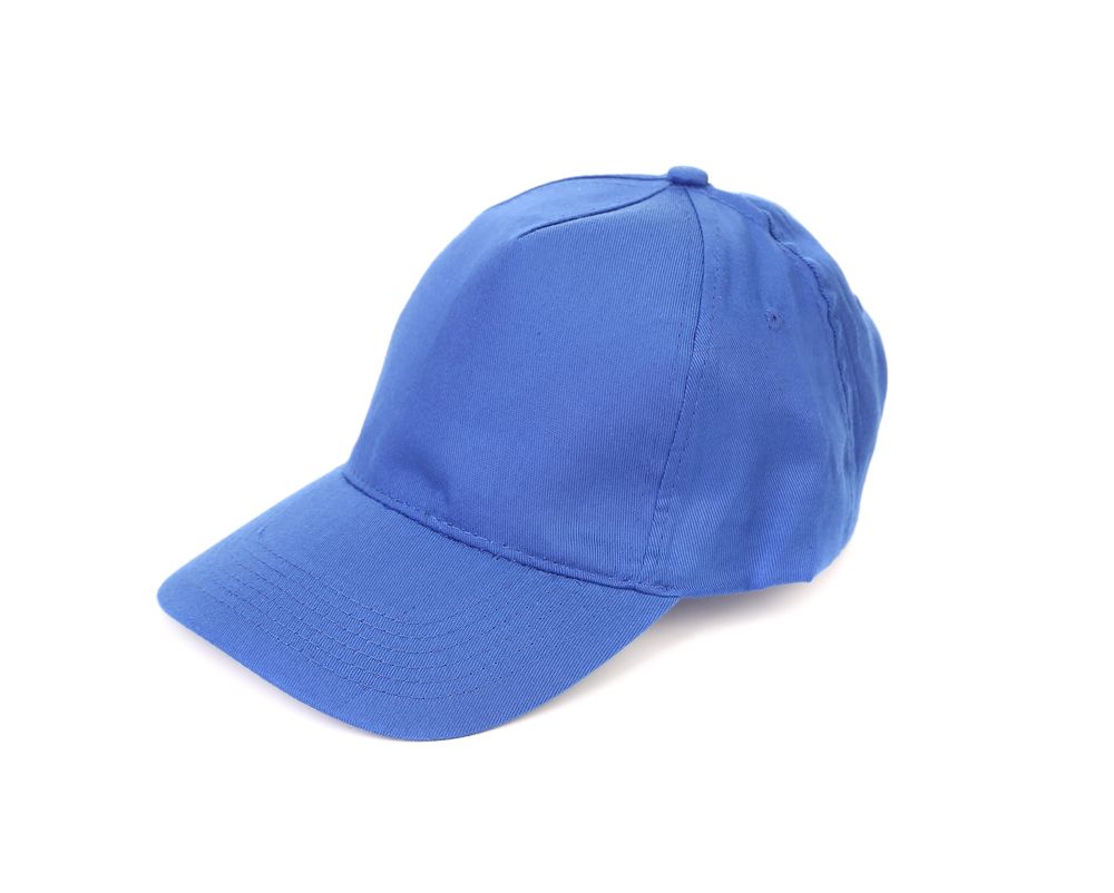 Gorra de béisbol azul.