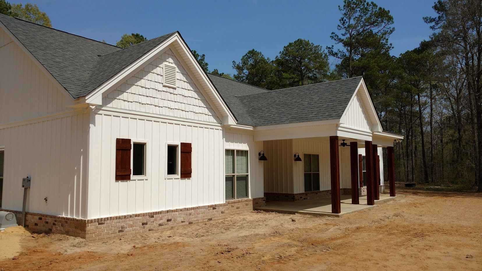 White House - Montgomery, AL - B & B Vinyl Siding & Windows LLC