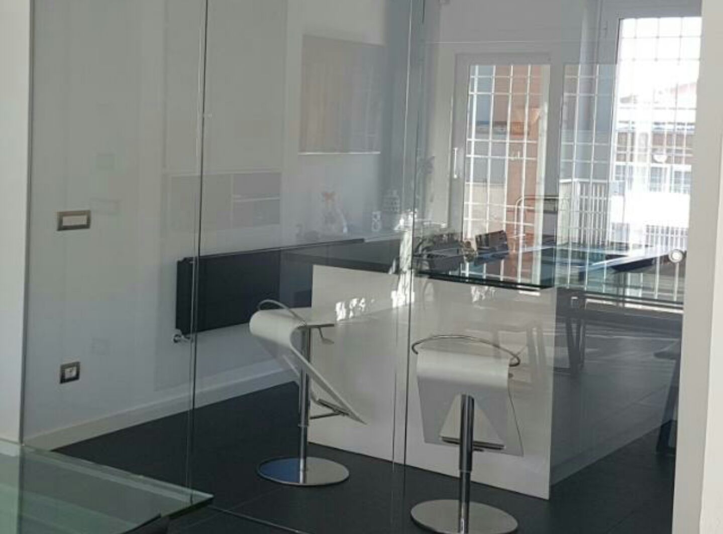 finestre e pareti in vetro