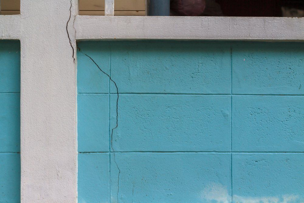 wall cracked due to bad subsidence