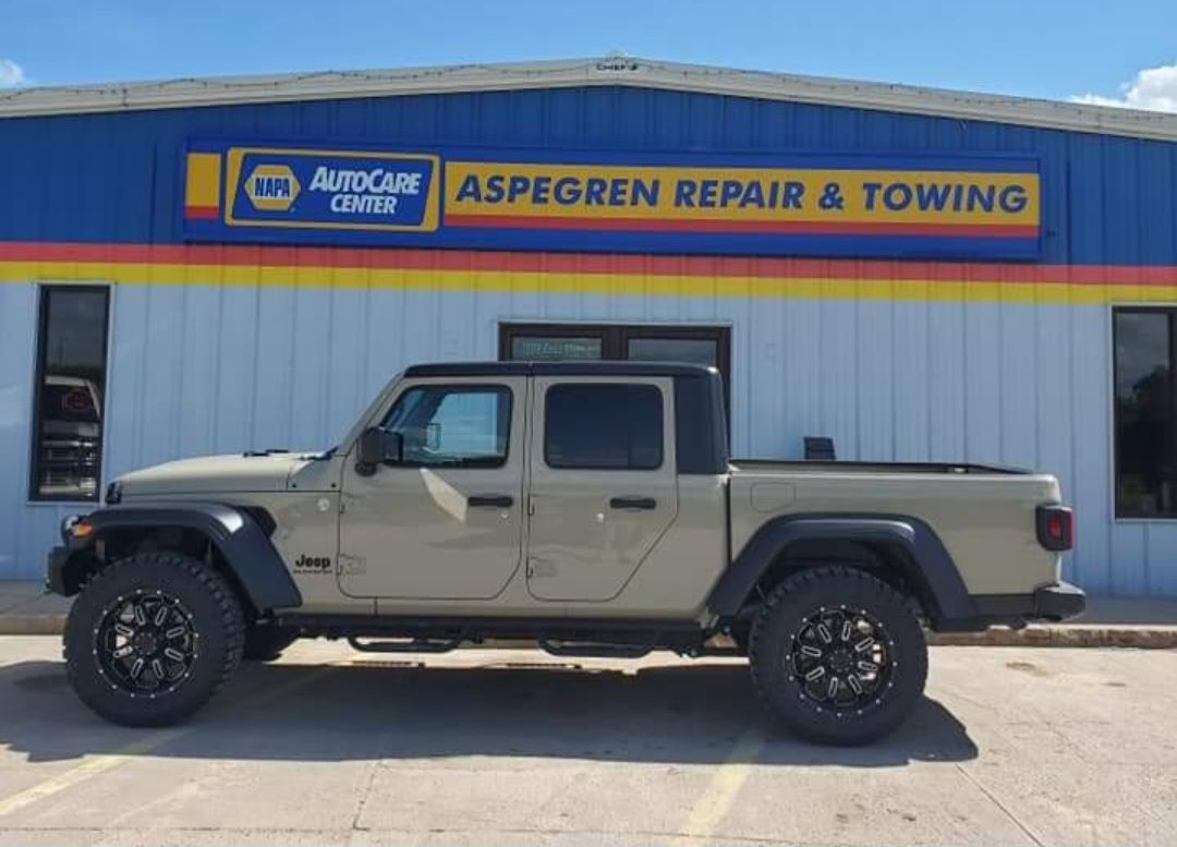 Jeep in front of Aspegren Repair in Sutton, NE