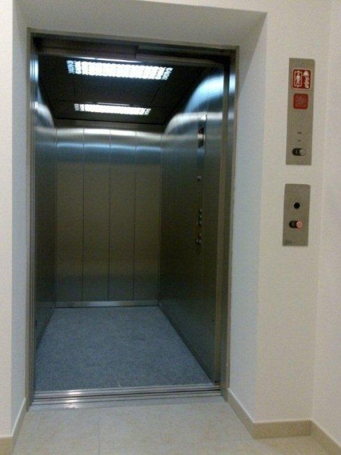 Ascensore contemporaneo