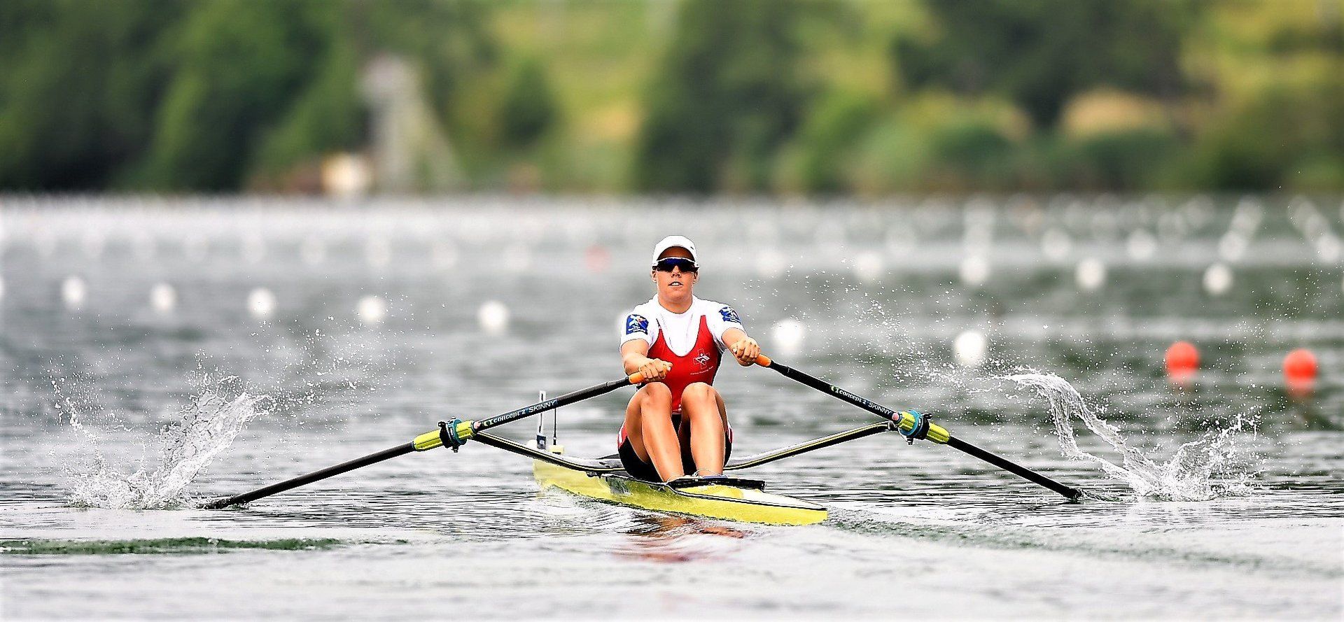 Ruderin während Wettkampf