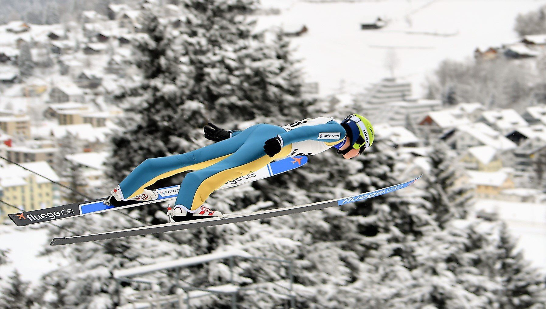 Skispringer während Flug