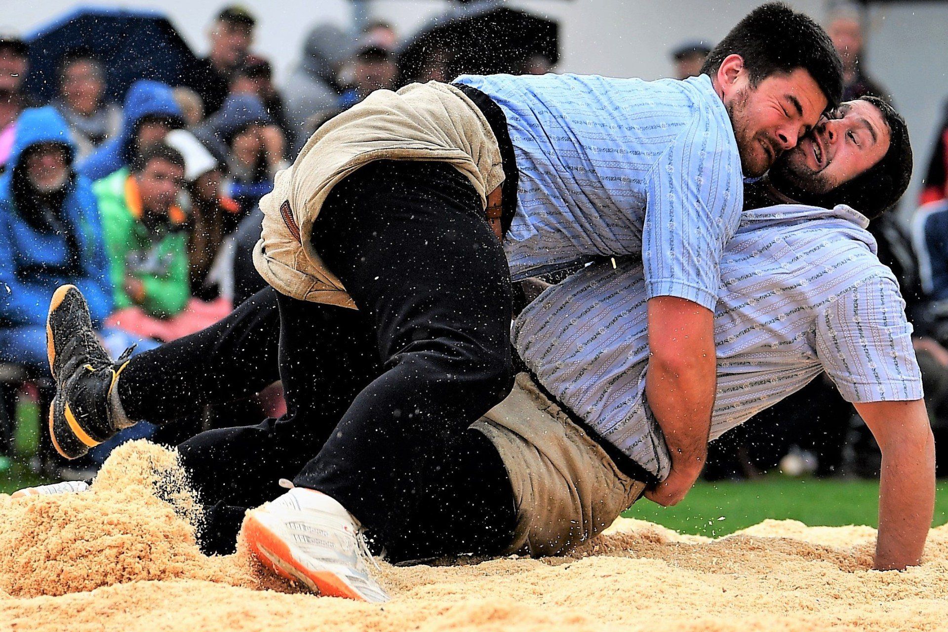 Schwinger während Schwinggang