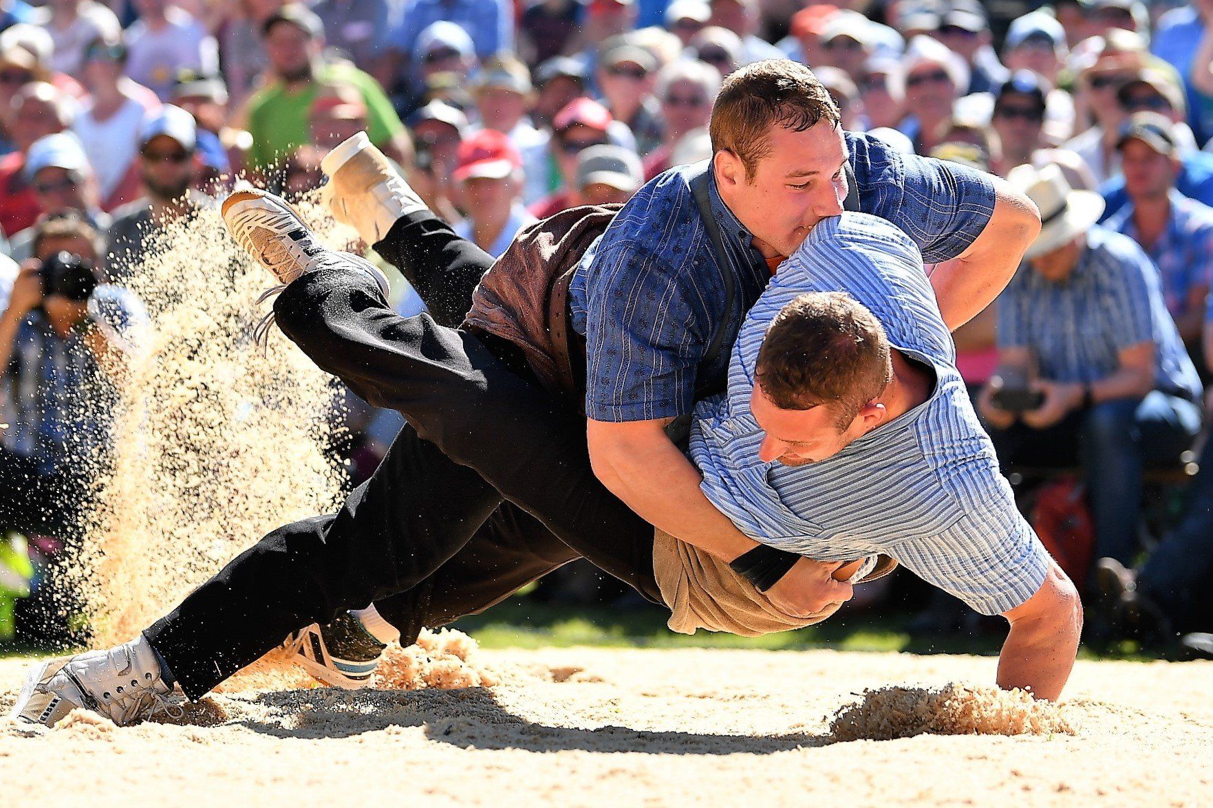 Schwinger während Schwinggang