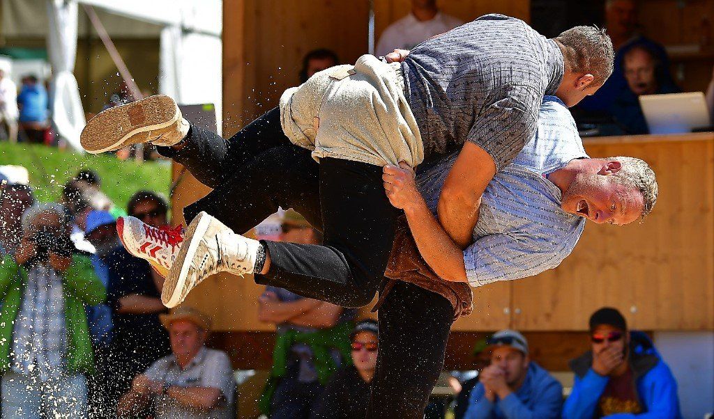 Schwinger während Schwinggang