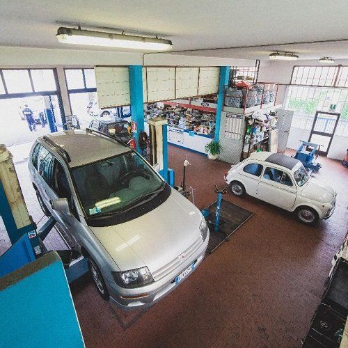 Vista del workshop dove porteranno a termine la revisione e/o riparazione dell’auto