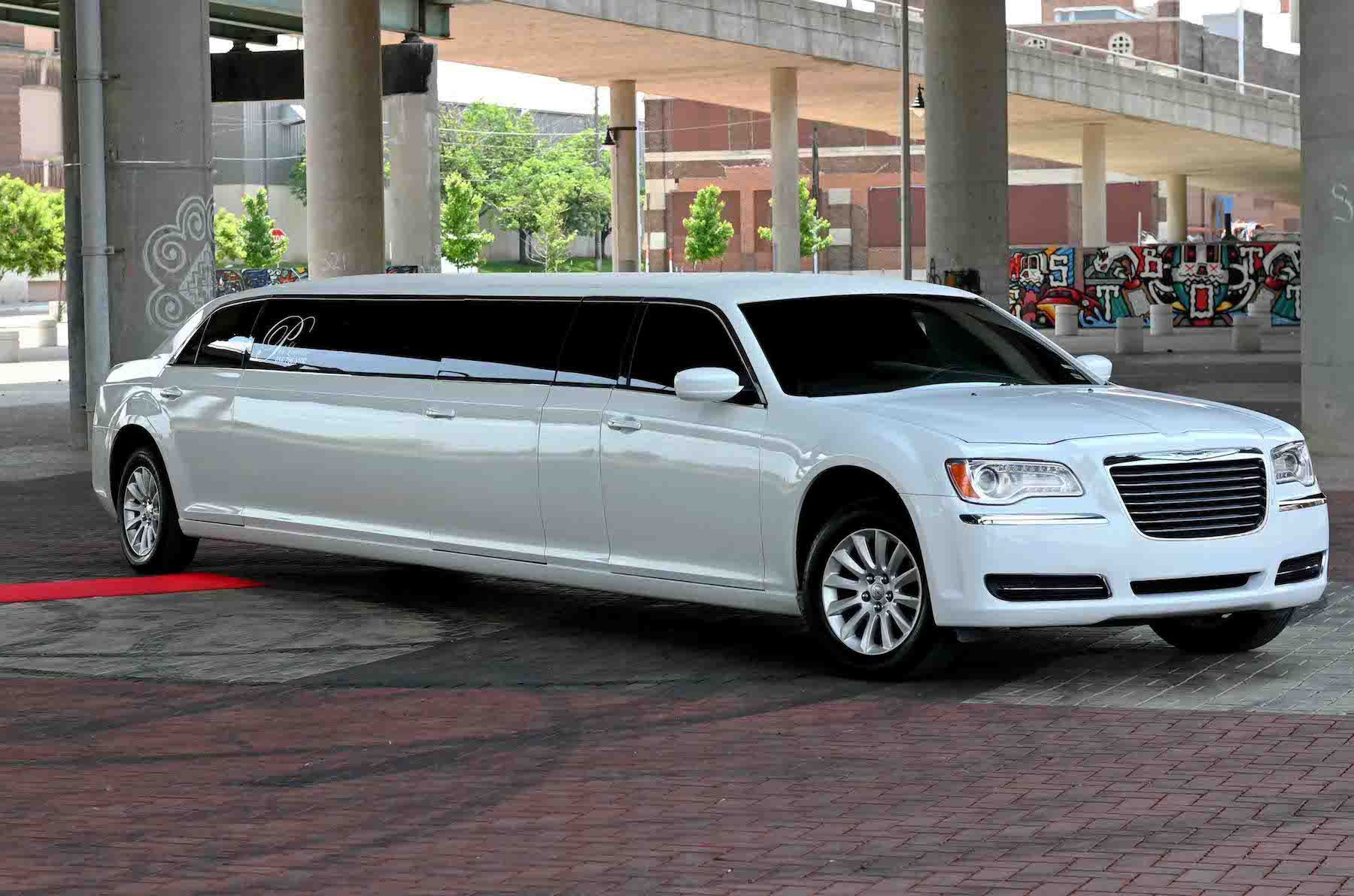 Airport Limo Pick Up Overland Park www.pechlimo.com