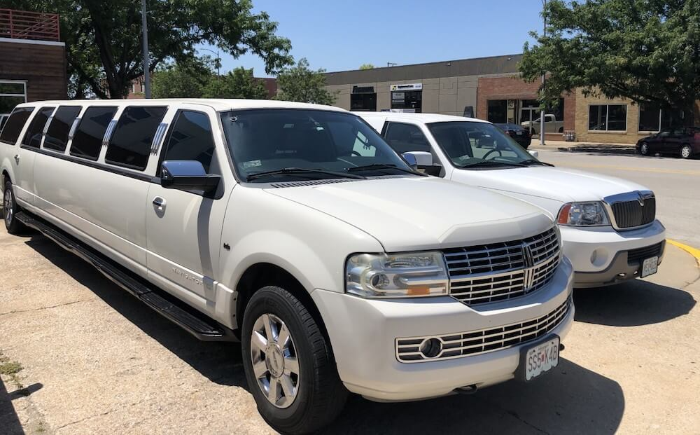 14v Passenger Limo Suv Rental 