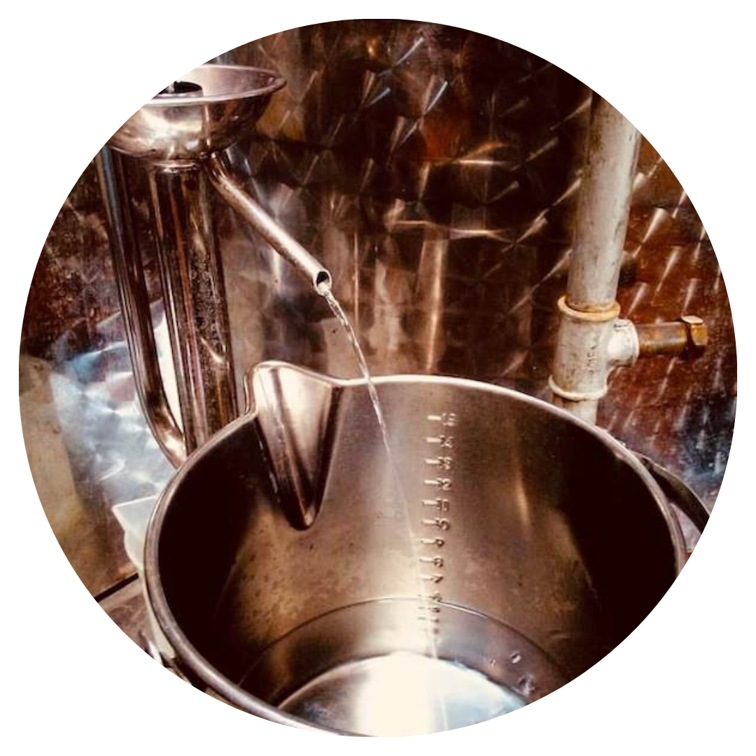 Schonende Destillation von AARE GIN für höchste Qualität und Reinheit.