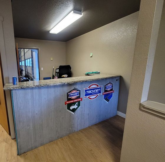 Front Desk  | Pat's Auto Care