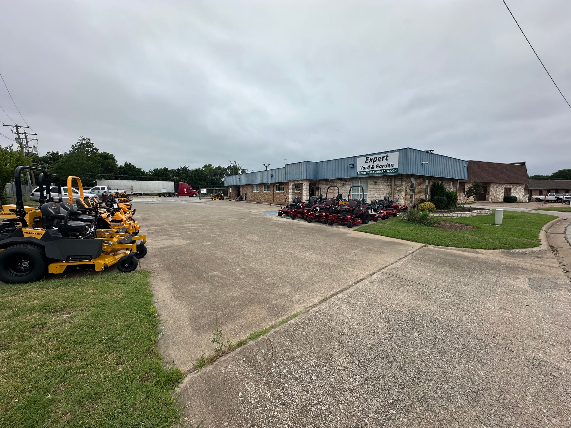 Expert Yard and Garden Exterior 308 West Fork Dr