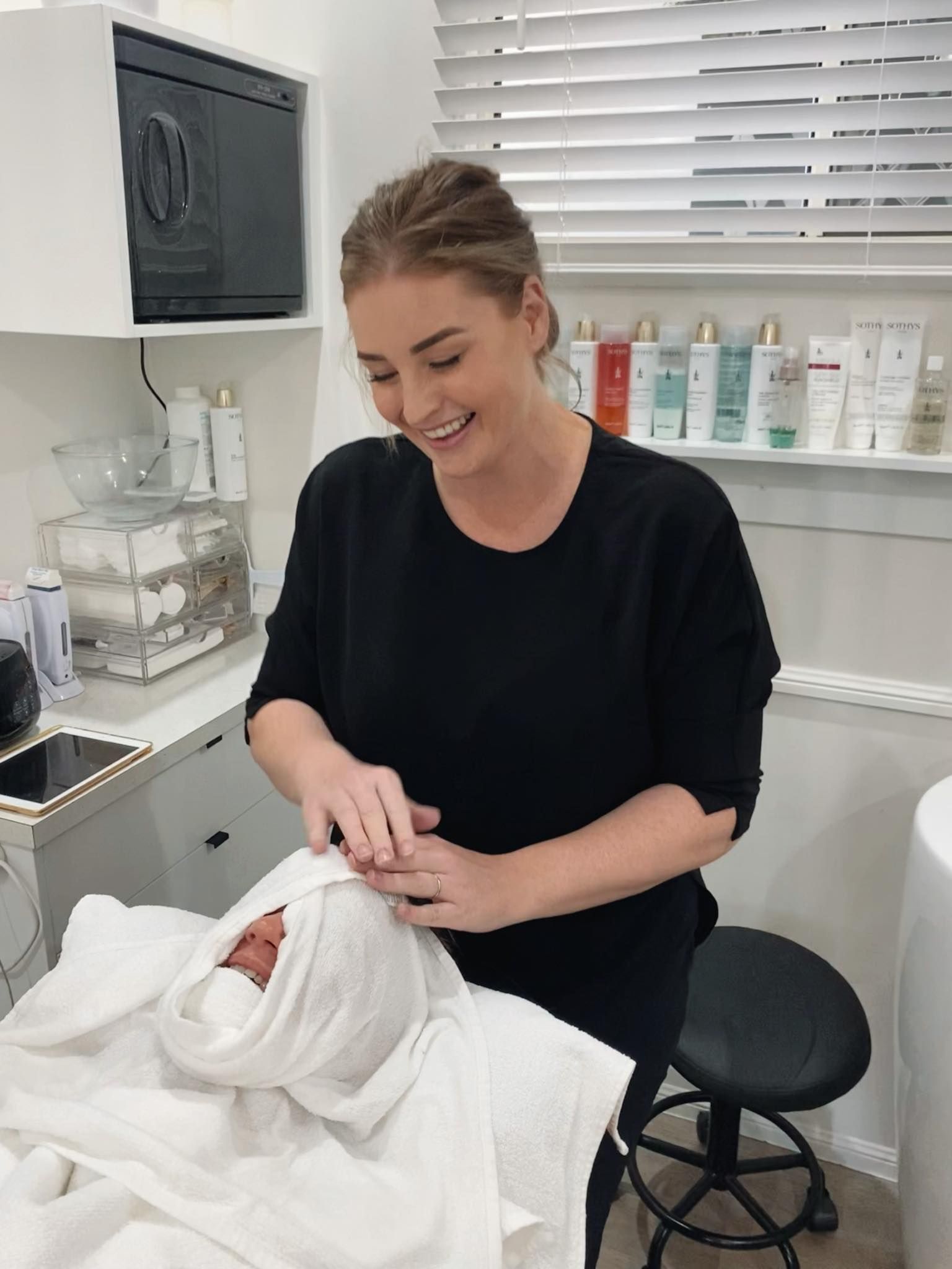 Microdermabrasion Of The Facial Skin Of A Beautiful Woman — Erikka's All Occasion Beauty In Rockhampton City QLD