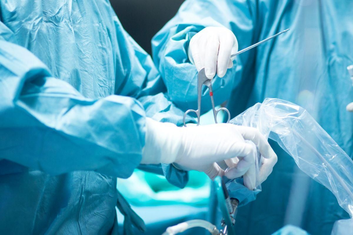 diferença entre cirurgia tradicional e cirurgia robótica no joelho