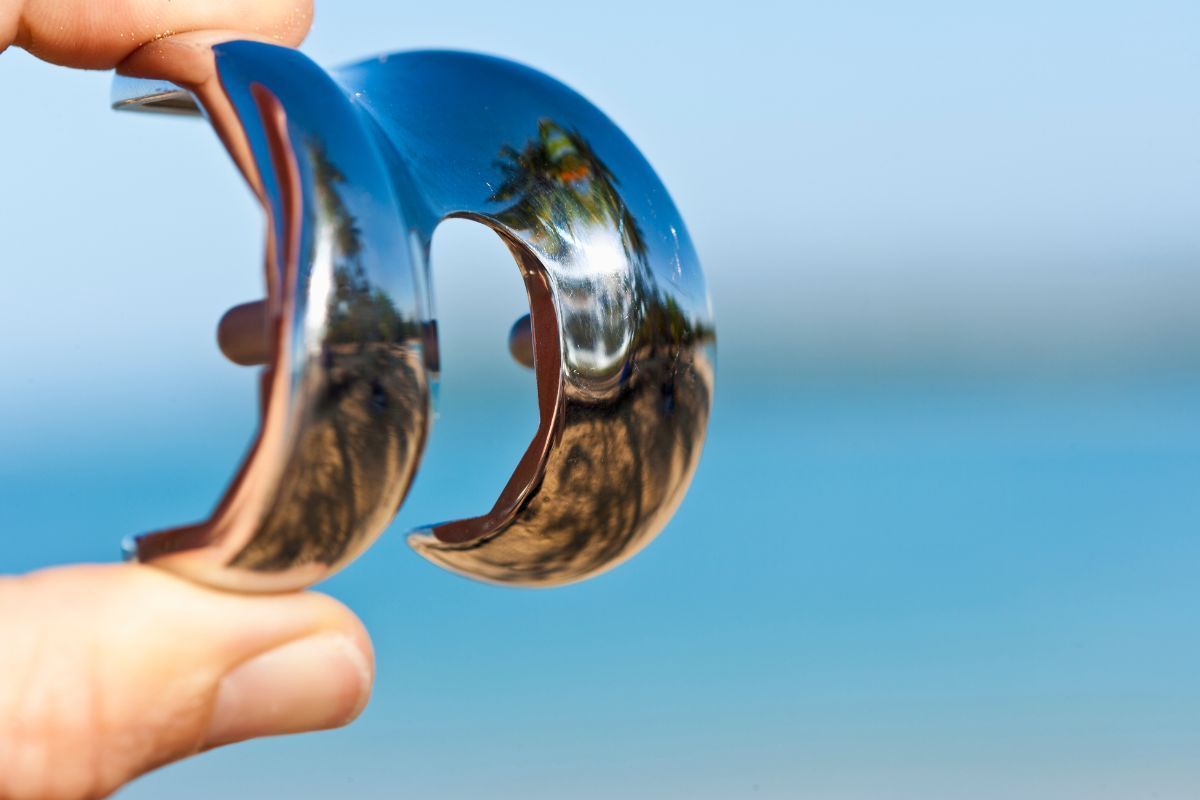 Como a cirurgia robótica melhora a precisão da prótese de joelho