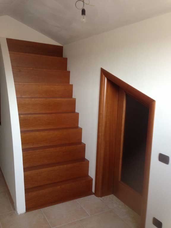 Scala di legno ripida