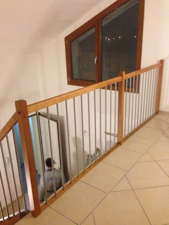 Ringhiera in legno e metallo