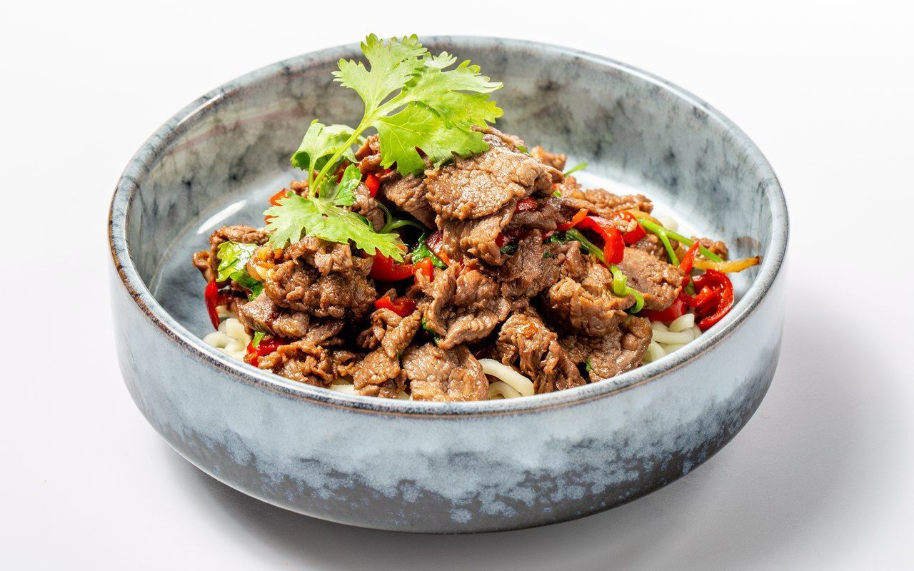 bœuf sauté à la mode xi ang avec nouilles