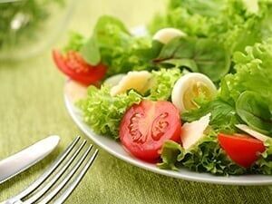 Salad with eggs and tomatoes