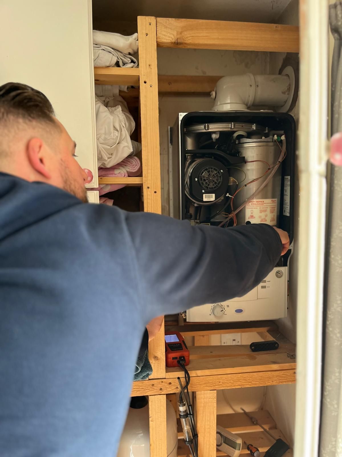 Gary from GT Boilers and Bathrooms Ltd is fixing a Boiler in St Andrews in Bristol