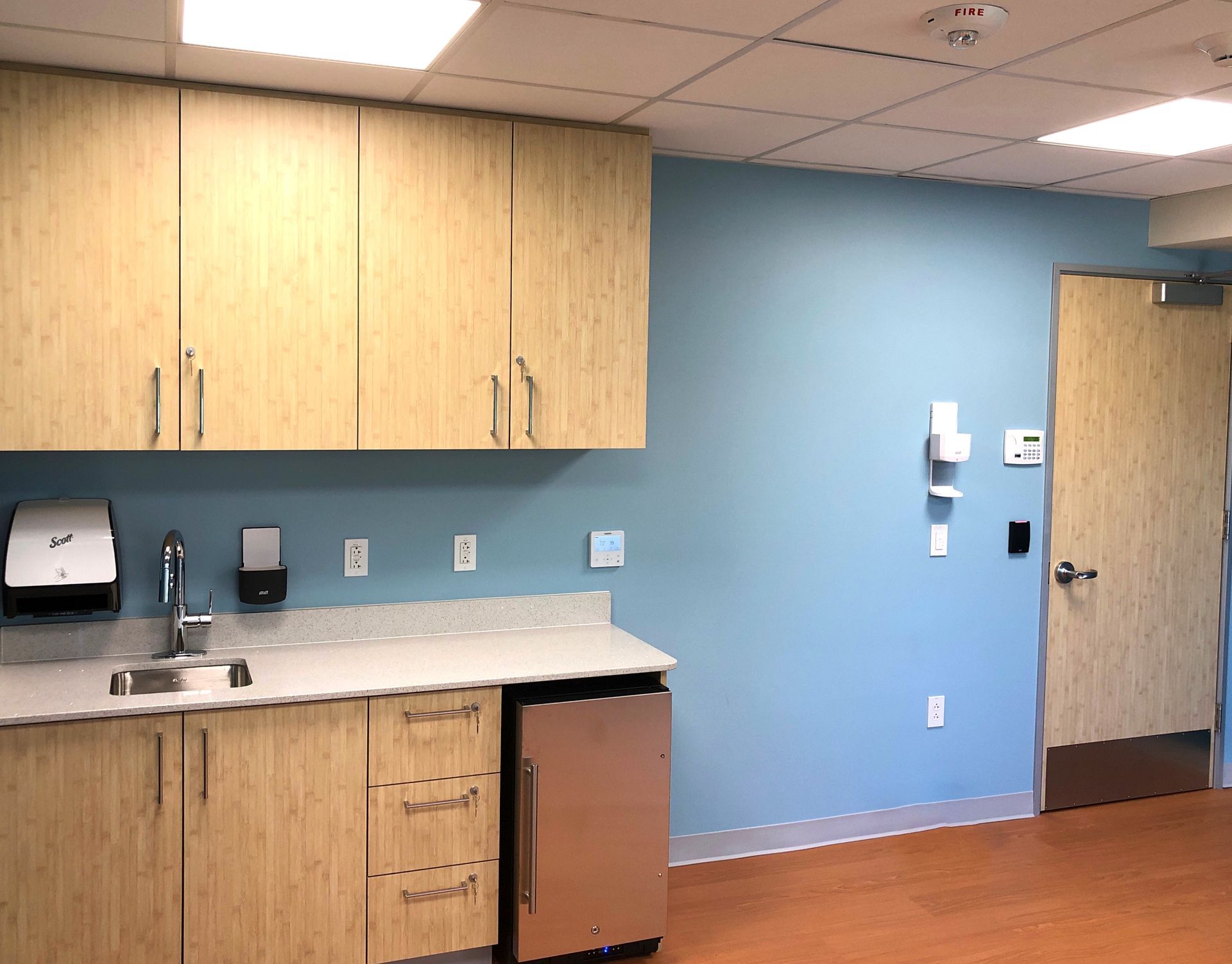 San Ysidro Health Chula Vista Clinic Waiting Area — San Clemente, CA — Consolidated Contracting