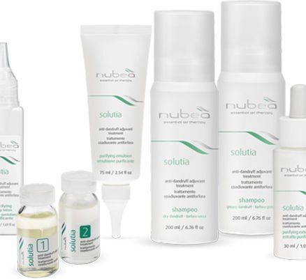 Trattamento capelli che ristabilisce il naturale equilibrio della cute