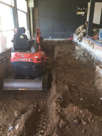earth moving machines on hire