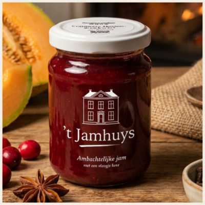 Pot rode jam, met het etiket