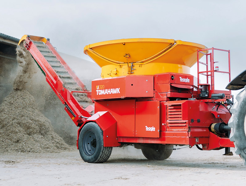 A red machine that says tomahawk on it