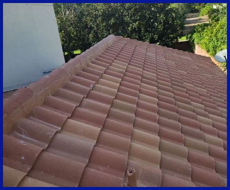 a picture of a tile roof