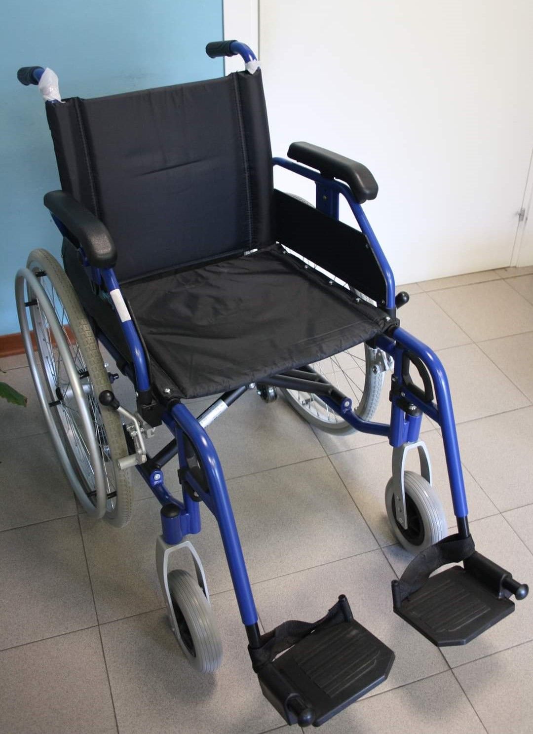 Carrozzina leggera Intermed € 390 iva compresa