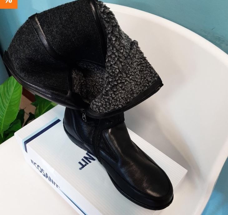 Stivale ECOSANIT predisposto di colore nero con elastico e cerniera