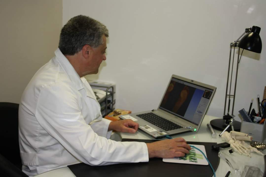 specialista nella realizzazione di scarpe e plantari su misura