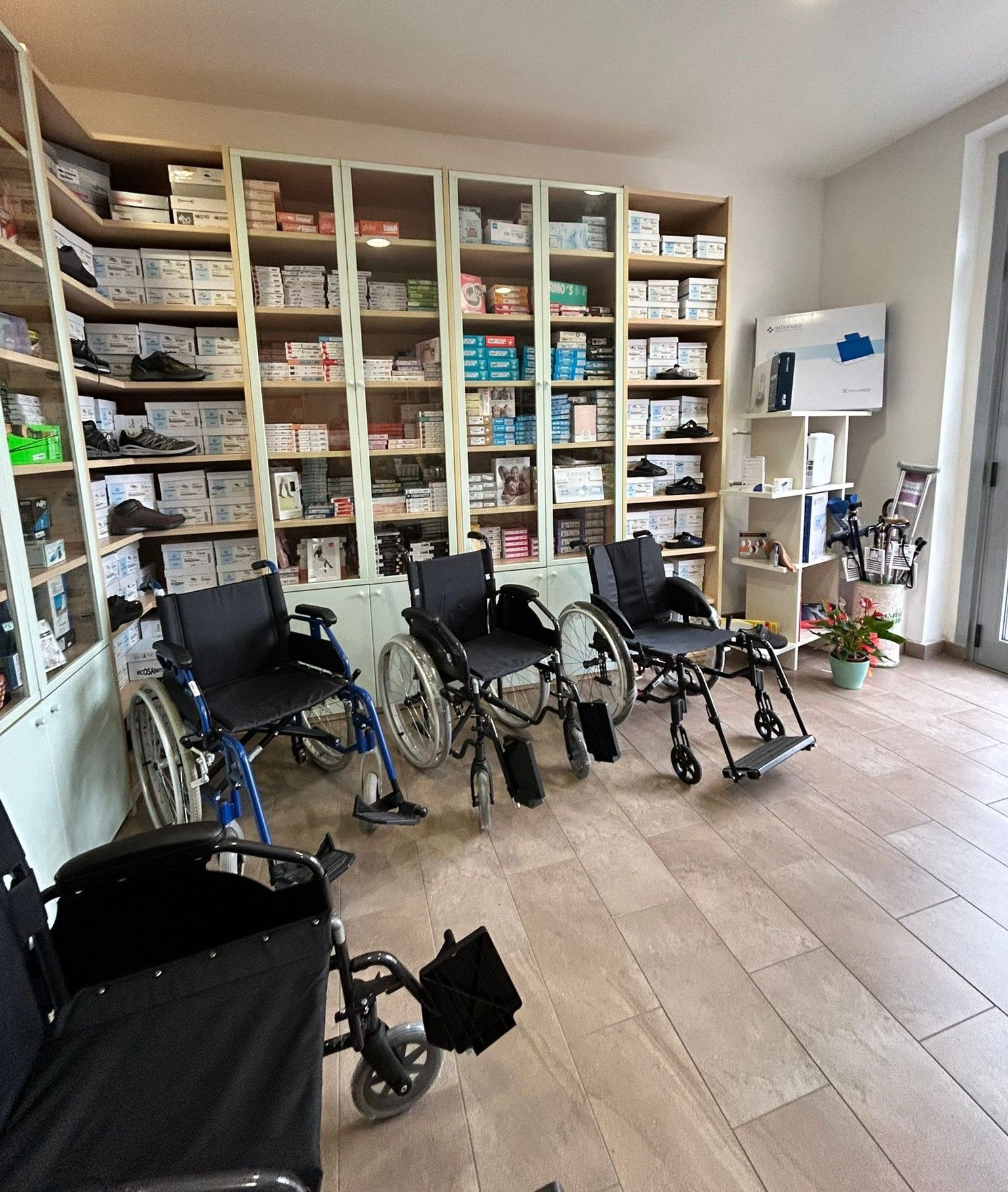 Vendita e noleggio ausili per disabili, per anziani e per la riabilitazione