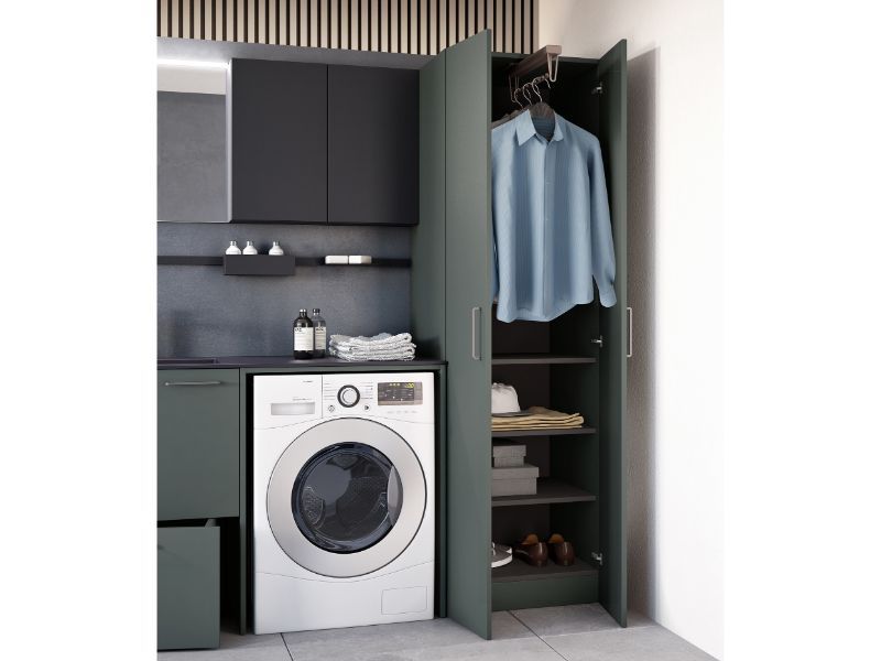 Lavatrice e armadio