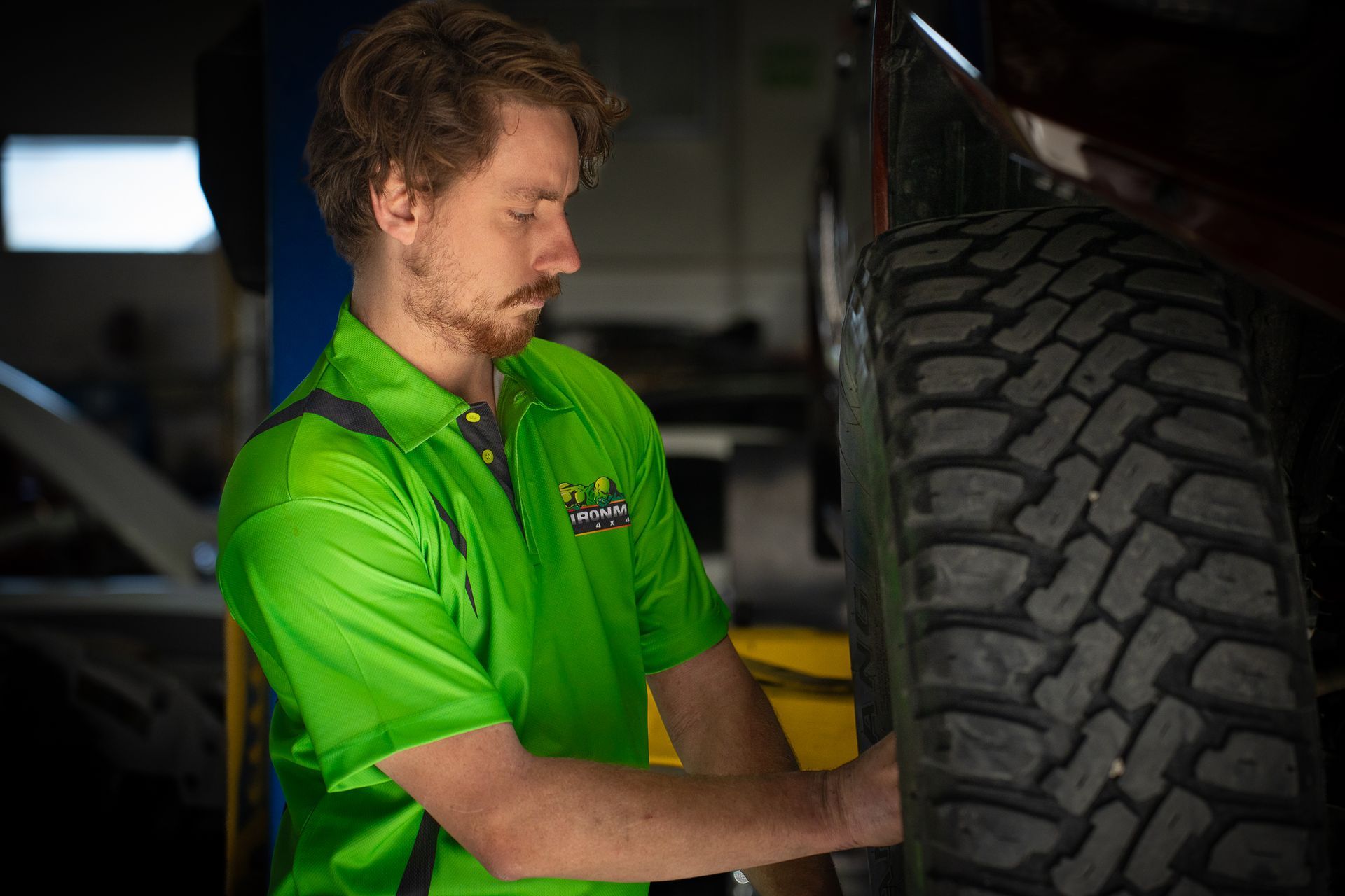 Using Machine to Align Rim | Huntingfield, TAS | Kingston 4WD & Tyres