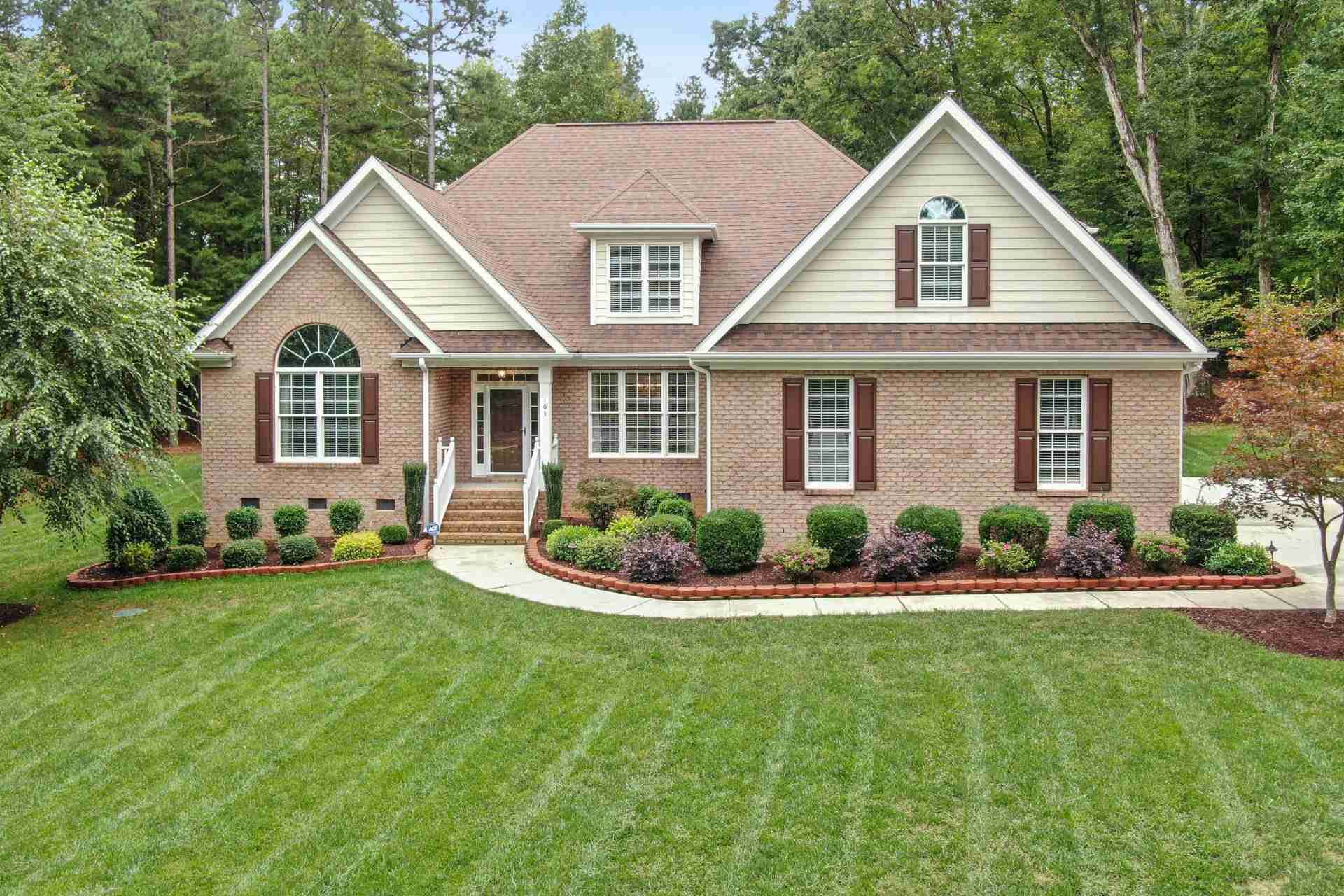 Preparing Your Lawn for Texas Summers: Heat-Tolerant Grass and Care Tips