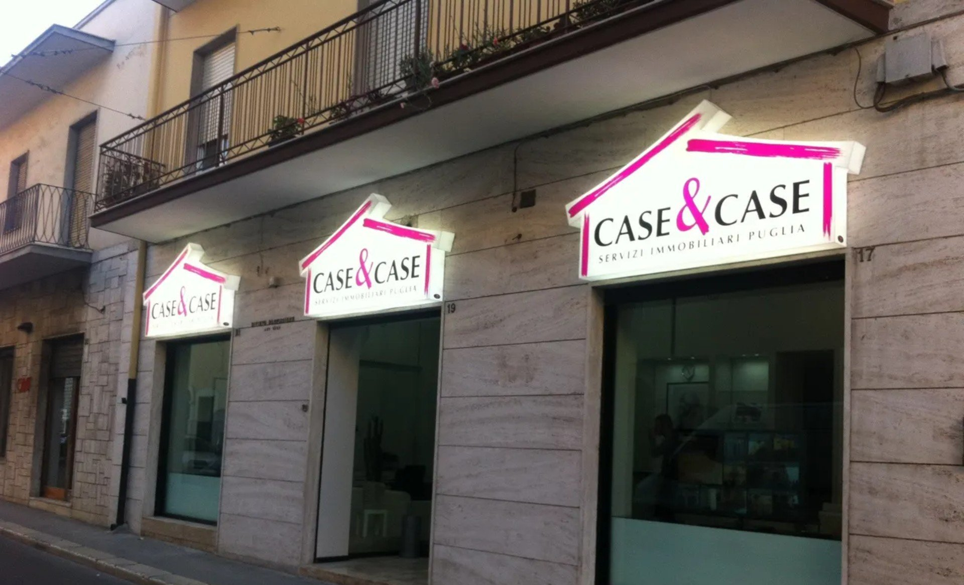 insegna monofacciale